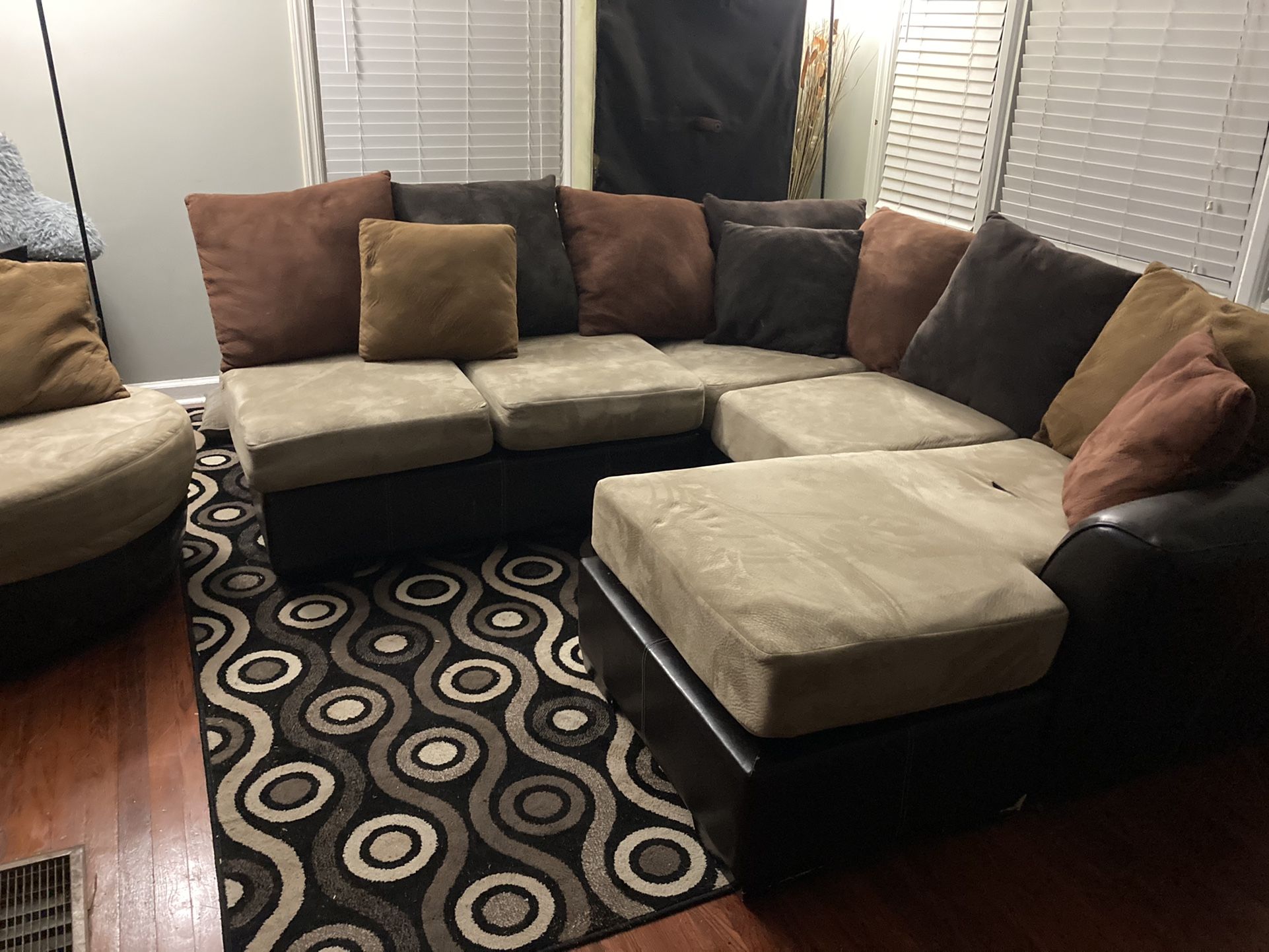 HAVERTYS PLUSH USED MOCHA SMALL 3PC SECTIONAL & REVOLVING CHAIR $399 OBO...ALL OFFERS WELCOME!!