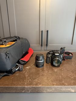Canon Rebel T2i DSLR with 2 lenses + camera bag