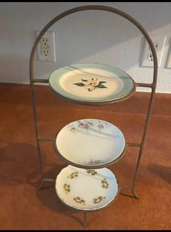 3-Tier Metal Plate Display Stand