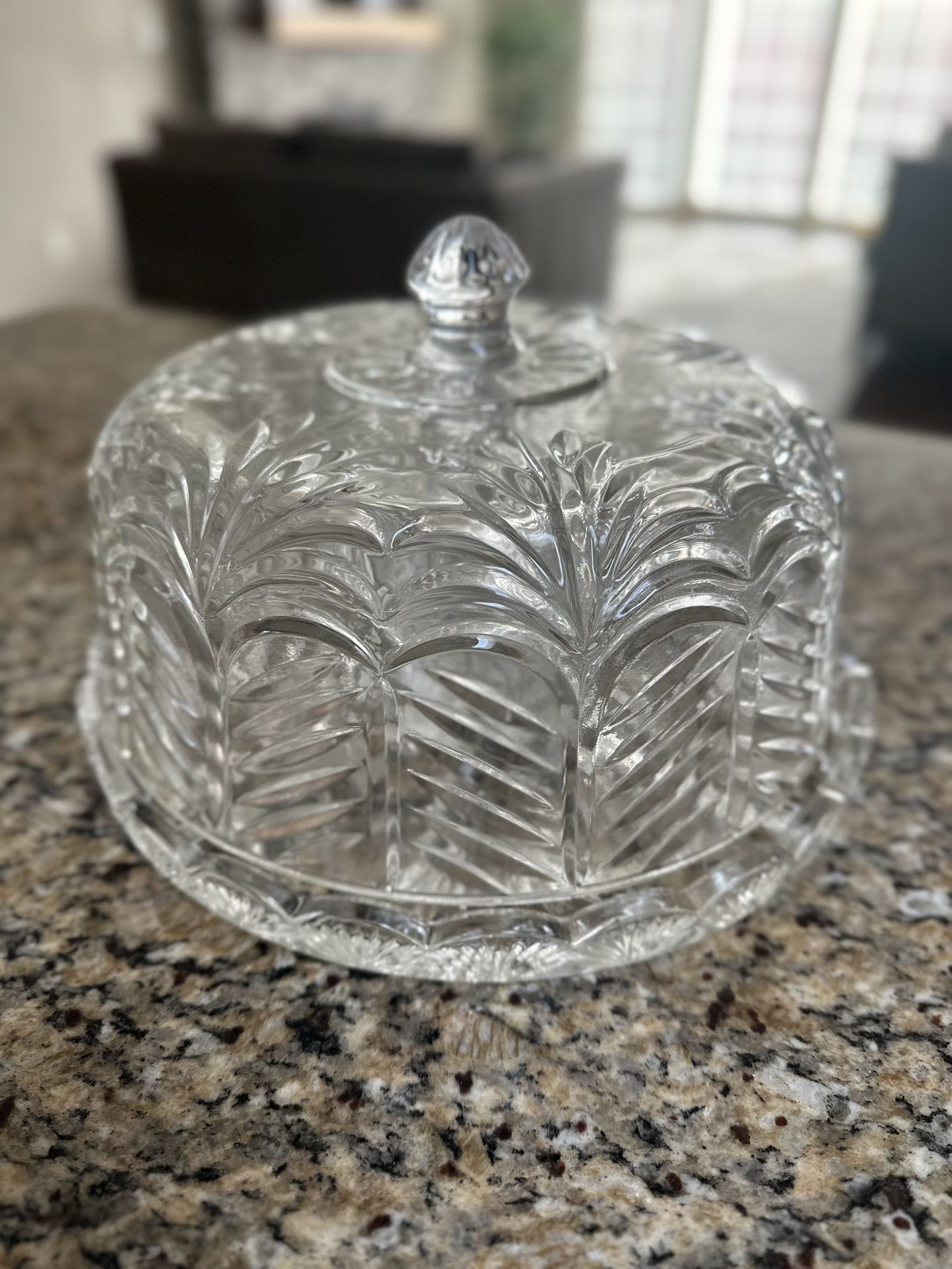 Crystal Cake Stand With Lid