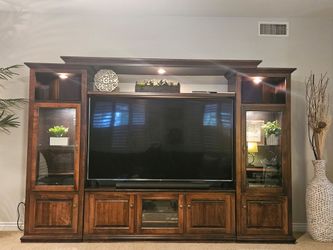 Beautiful Entertainment Center – Like New Condition