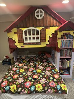Twin Size Bed Play House