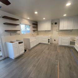 Custom kitchen cabinets 