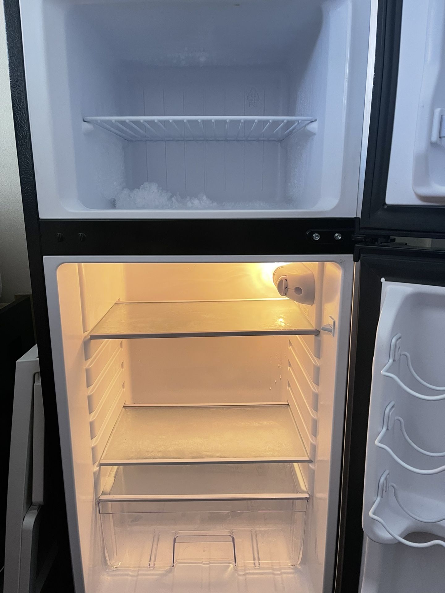 Insignia Mini Fridge for Sale in Bell Gardens, CA OfferUp