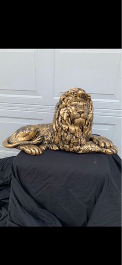 Large Gold Lion Statue Figurine