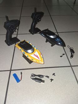 2 new rc pool boats comes with everything for them firm price $45