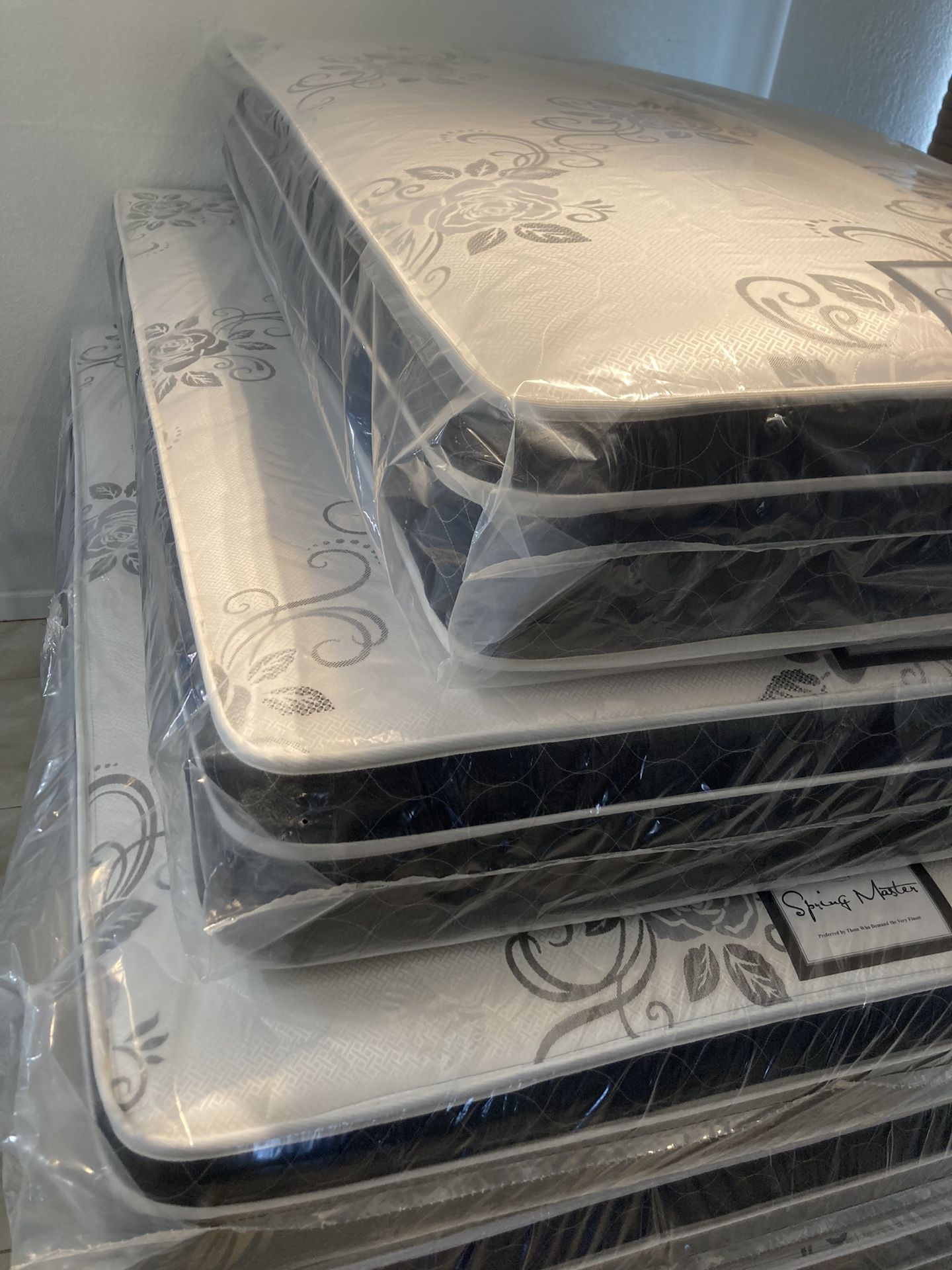 Cal Eastern King Mattress And Boxspring