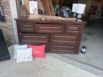 Dresser