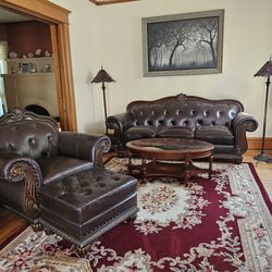 Stunning Leather Sofa And Chair - $2500 (Hamburg)