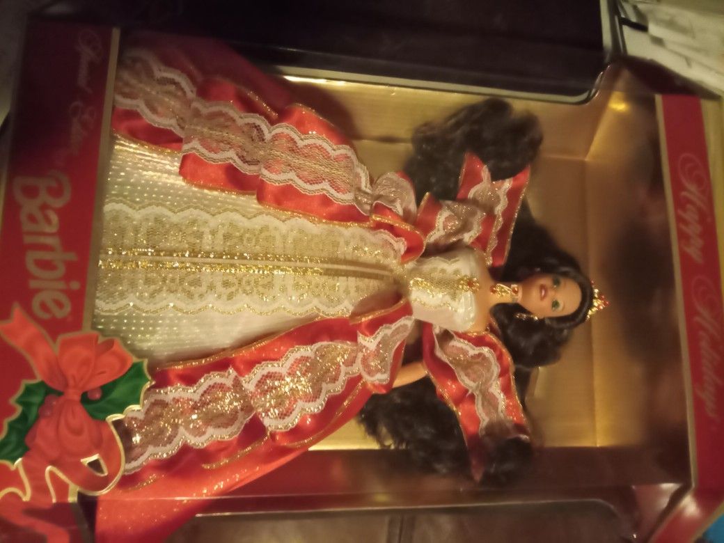 Rare Holiday 1997 Barbie With Misprint Error