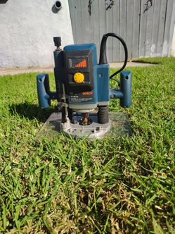 Bosch 1613EVS Variable Speed Plunge Router Excellent Condition