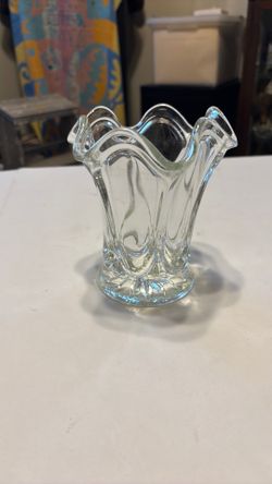 Heisey crystal vase
