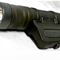 Cloud Defensive OWL weapon Light With 2 Batteries And Charger