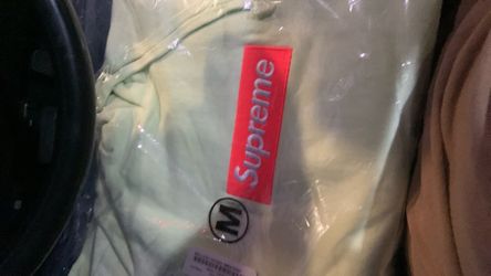 Supreme sweat shirt