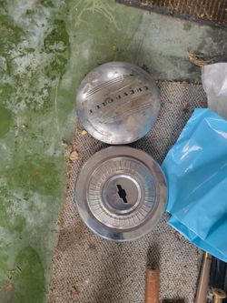 Old hubcaps free (orting)