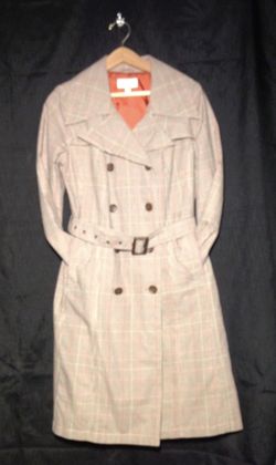 Women’s~Medium~Merona~Classy Trench Coat