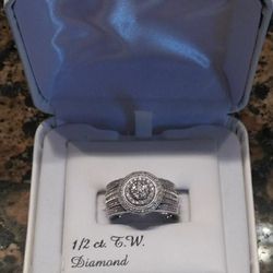 Beautiful Sterling silver 1/2 ct. T.W Diamond wedding ring
