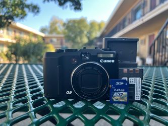 Canon PowerShot G9 12.1MP Digital Camera