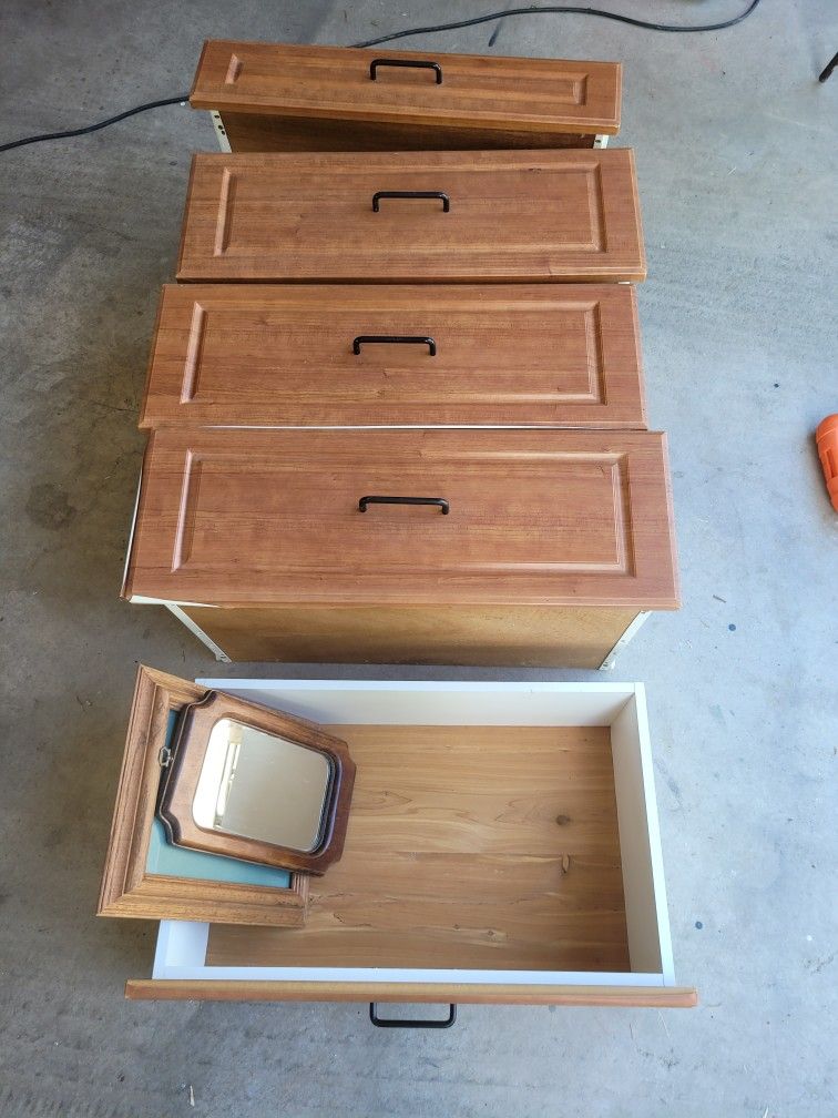 California Style Closet Drawers