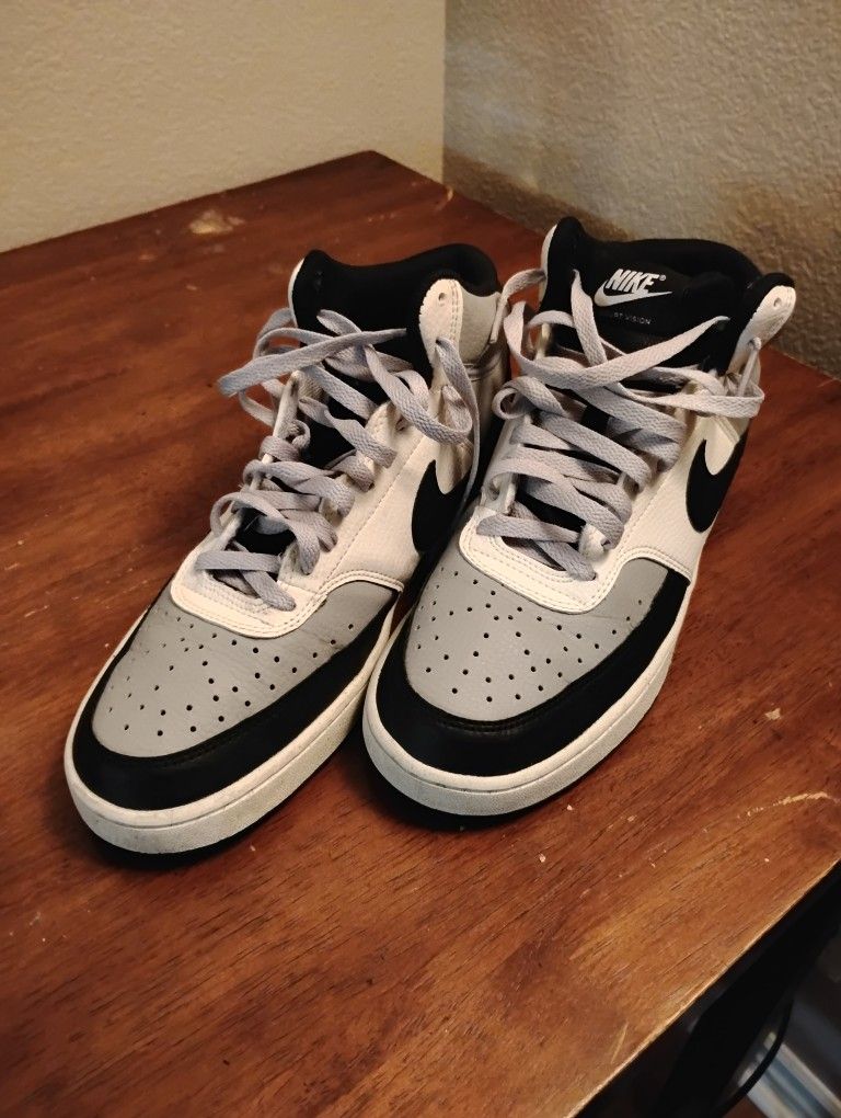 NIKE SHOES