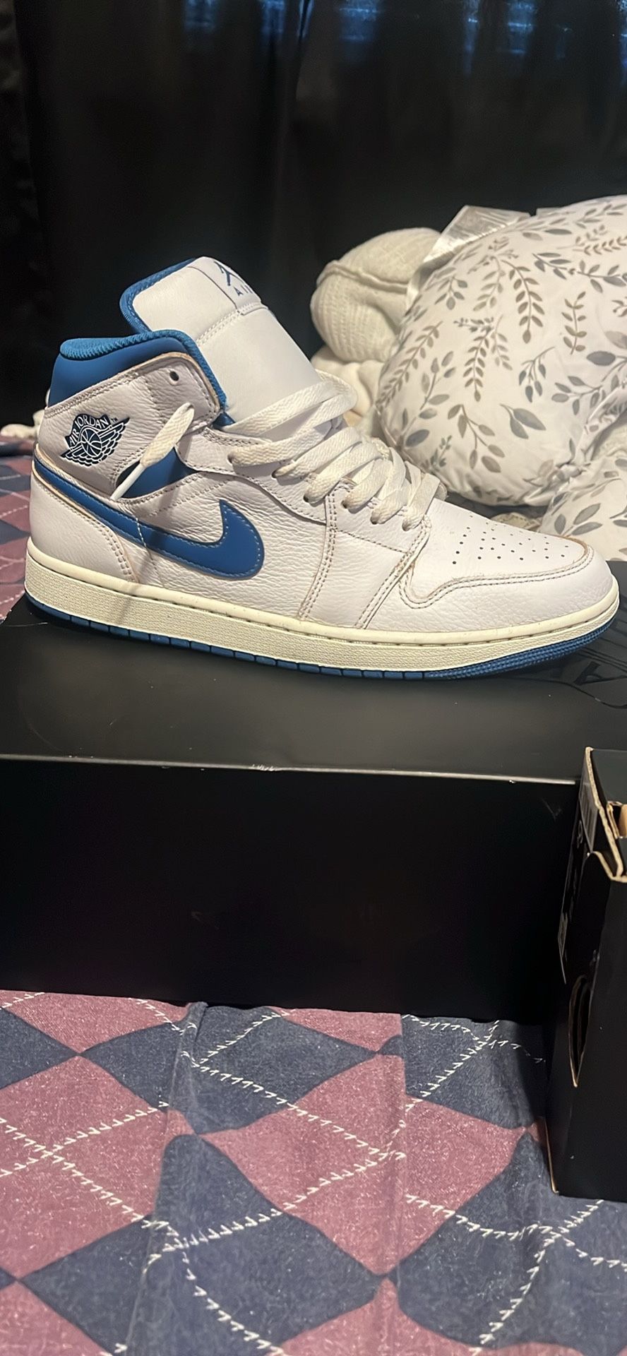 Air Jordan 1 Mid