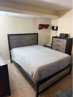 Queen Bedroom set for sale