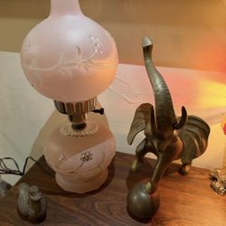 Vintage Gone With The Wind Hurricane Pink Frosted Lamp