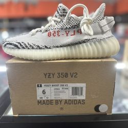 Yeezy Boost 350 V2 Zebra (Size 6)