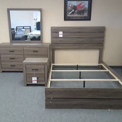 Four Piece Queen Bedroom Set With Queen Bed Frame Dresser Mirror And Night Stand On Sale Now Don't Miss