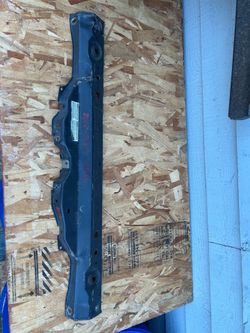Upper radiator support