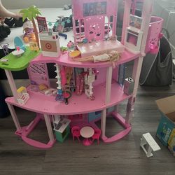 Barbie House + Barbie Stuff 