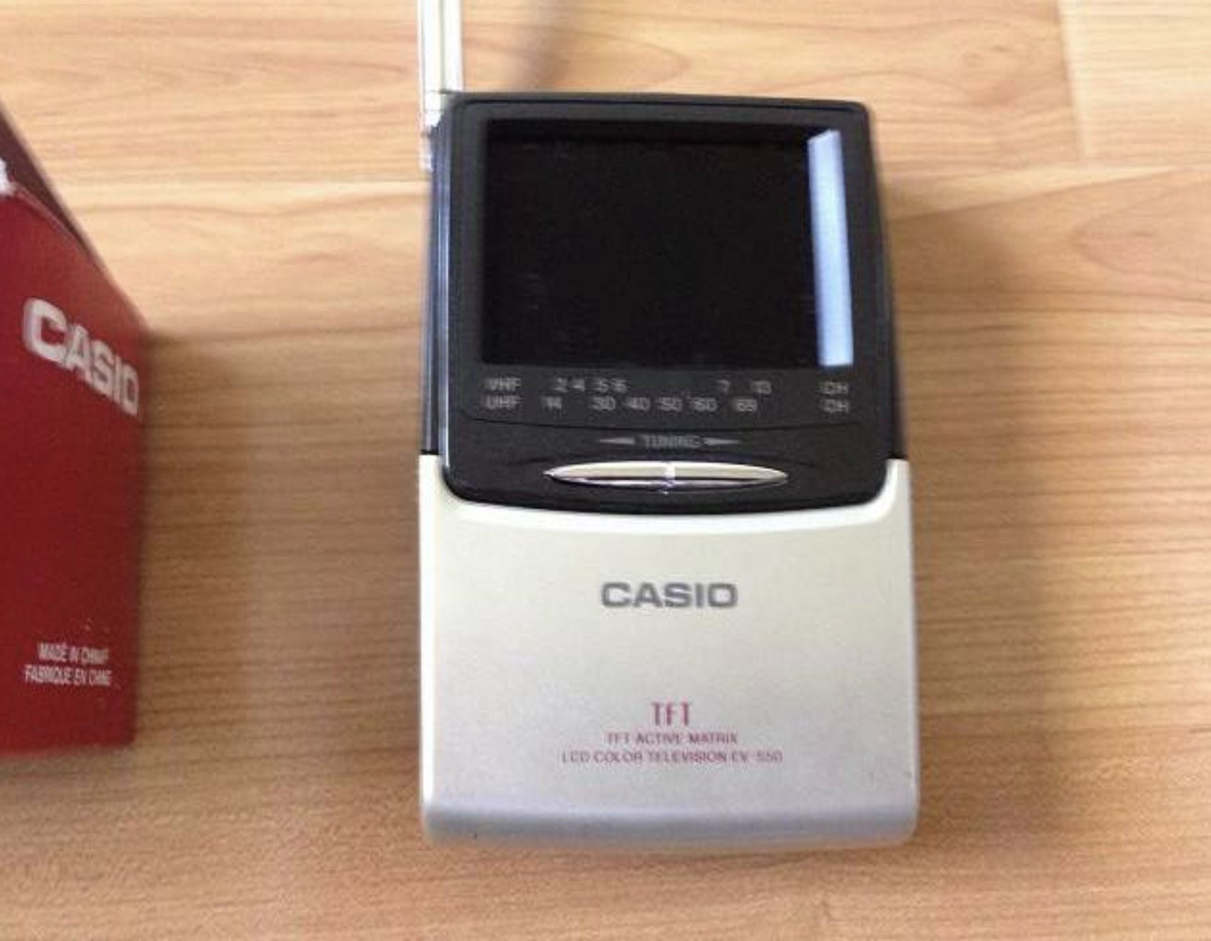 New Casio EV-550 2.5-Inch Portable anti-glare, active-matrix TFT LCD VHF-UFH Analog TV with Power supply for Sale.