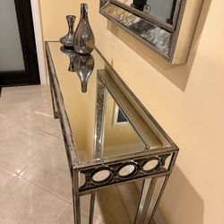 Accent  decorative  mirror  and  ModernMirrored glass console table   Mirror 46x58 Table 59x16x31