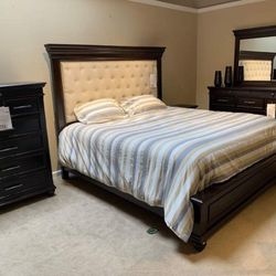 Brynhurst Dark Brown Upholstered Panel Bedroom Set
