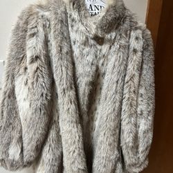 Woman's Natural  Lynx Fur Jacket