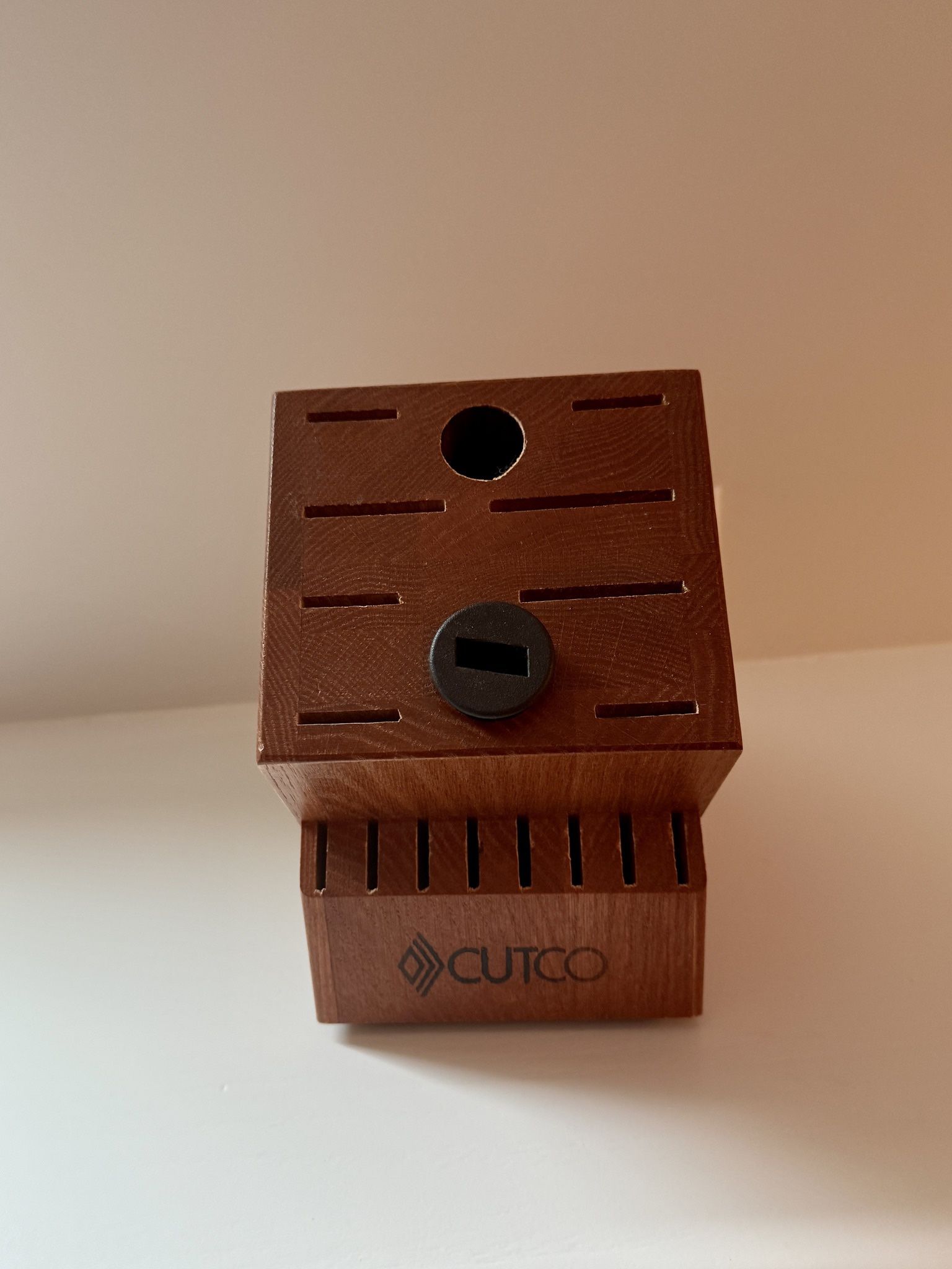 CUTCO solid Oak Knife Block for 18 Knives NEW