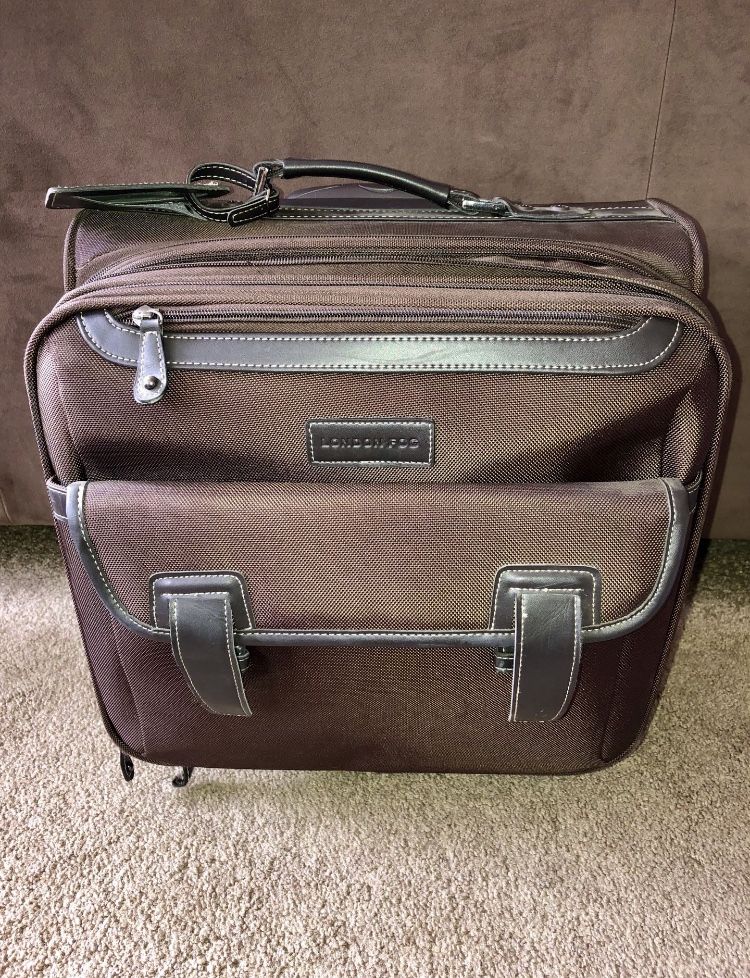 Vintage Brown London Fog Carry On Rolling Luggage 🧳