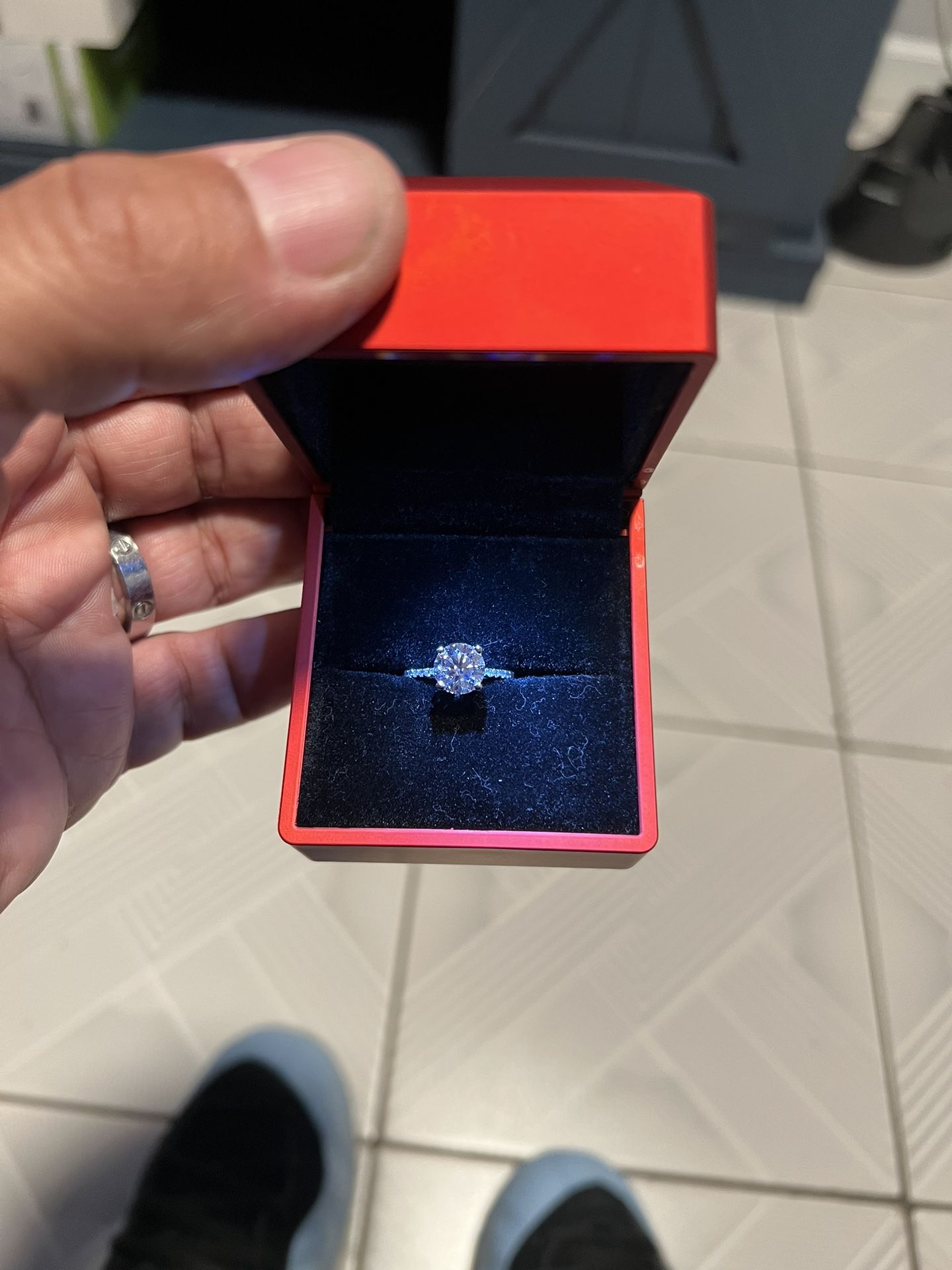 2 1/2 Ct. VVS-2 D Beautiful Engagement Ring 14k White gold…$1700