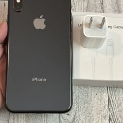 IPhone XS (64gb) Black UNLOCKED