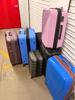 Traveling suitcase
