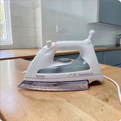 Premium Rowenta Professional Luxe DM880 – German‑Made Steam Iron (Excellent Condition)