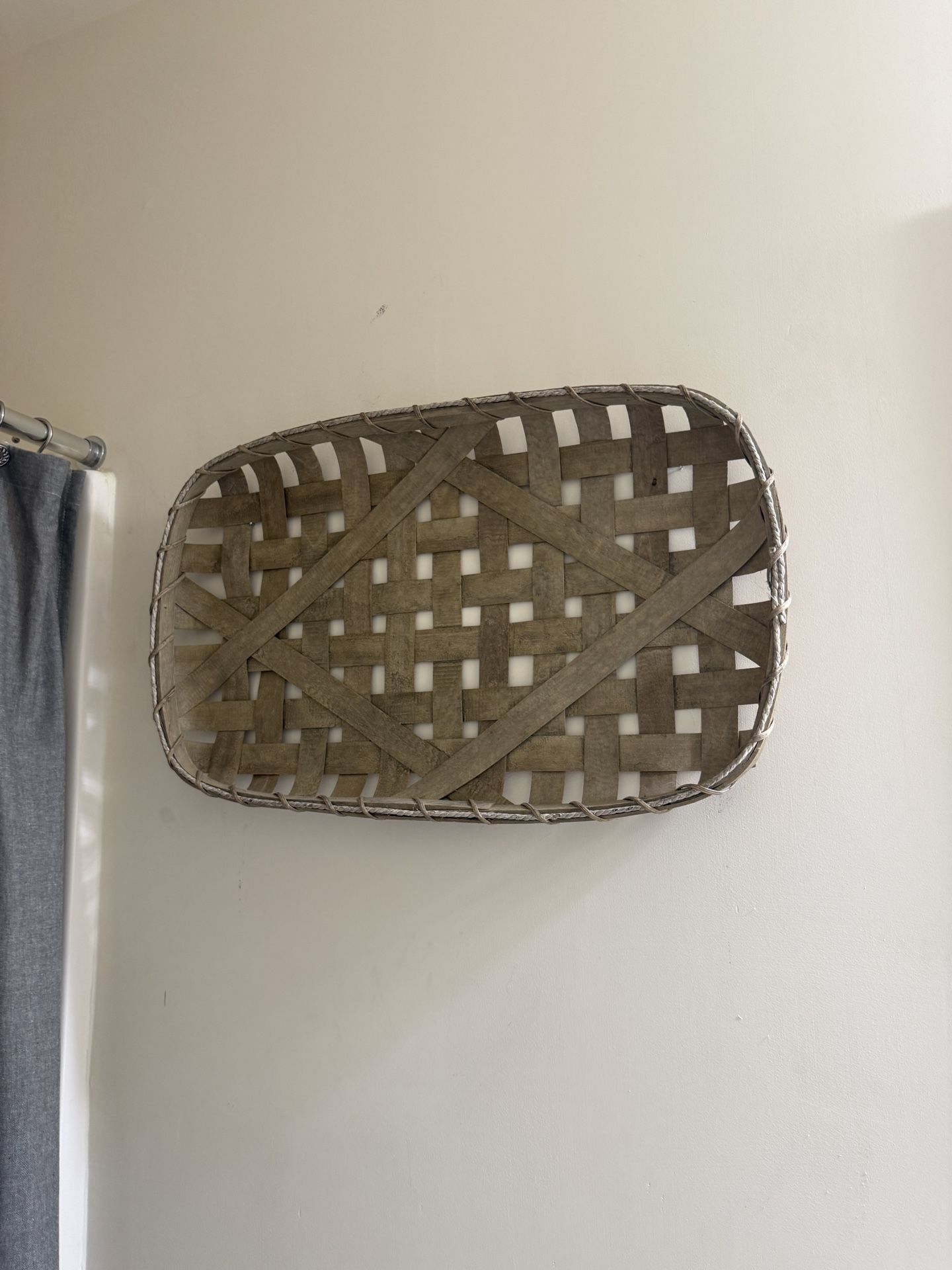 Small Tobacco Basket