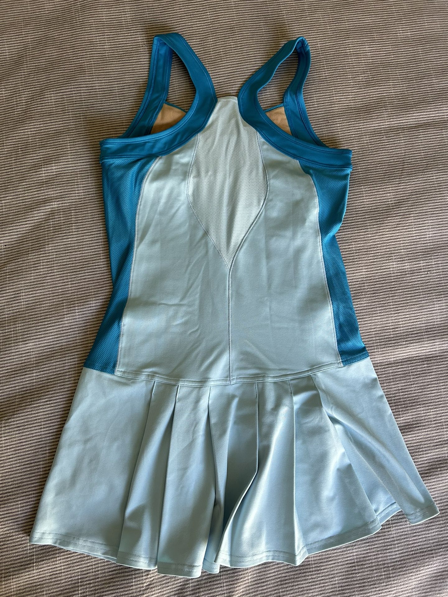 (5) K-Swiss Women’s Tennis Dress Outfits - Small