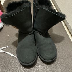 Ugg’s Size 5 Black