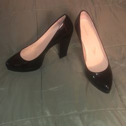 Size 9 Calvin Klein Pumps