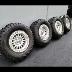 17" KMC IMs KM552 w/ 33x12.50R17  TBB Tires  