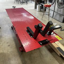 Motorcycle Lift with Wheel Clamp