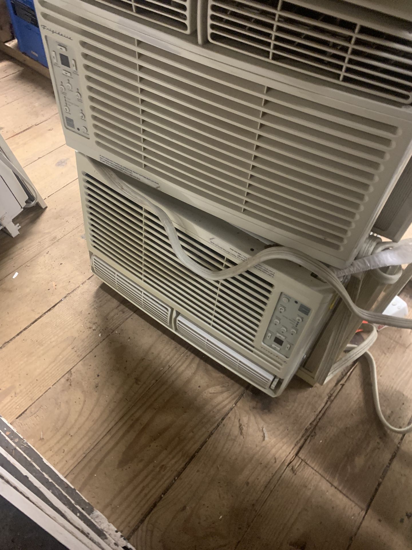 Frigidaire Air Conditioner (1)