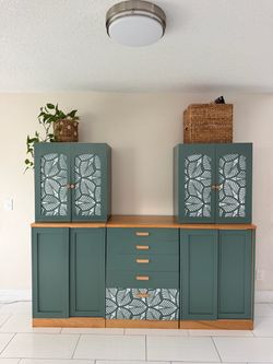 Handmade and intentionally designed storage unit / Bookcase