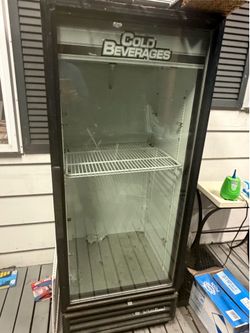 Beverages fridge